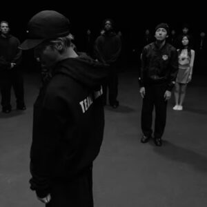 Jackson Wang signe avec Roc Nation de Jay-Z et publie une vidéo prise sur iPhone pour un nouveau morceau "Merci"