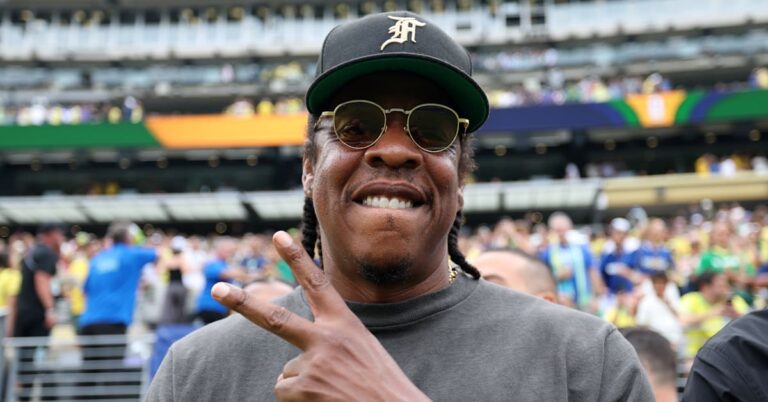 Jay-Z au Tottenham Hotspur Stadium, nuit 1 : Fugees, Giggs et Idris Elba se joignent à la fête
