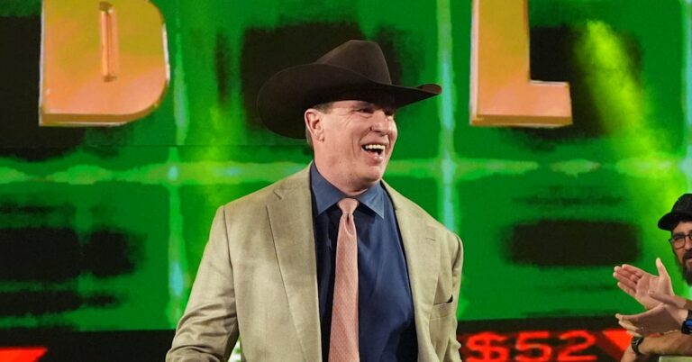 La limousine Bull Horn de JBL issue de sa WWE Heel Run 2004 se vend sur Facebook Marketplace pour 5 500 $
