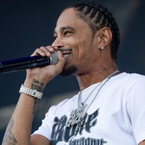 Layzie Bone explique pourquoi il n'est pas sur la tournée Bone Thugs-N-Harmony : « J'étais totalement laissé dans le noir »