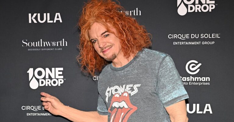 Les avocats de Carrot Top affirment que le comédien a fait l'objet d'un chantage pour 500 000 $ avant son hospitalisation