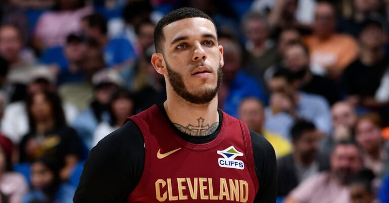 Lonzo Ball met fin aux rumeurs de retraite : « J'attends toujours un appel »