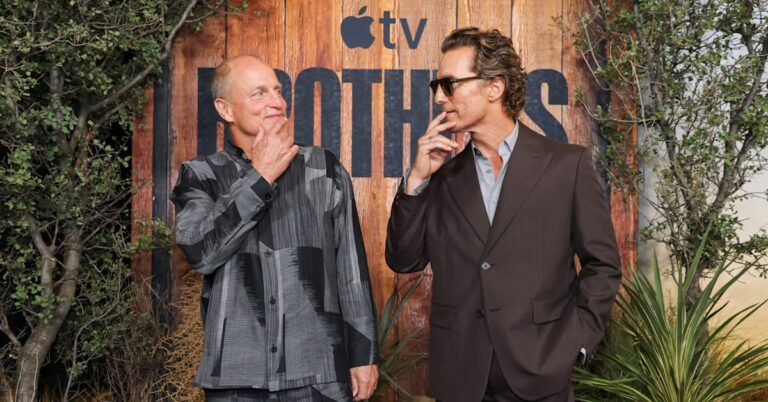 Matthew McConaughey hésite à faire un test ADN au milieu des spéculations en cours entre ses frères et Woody Harrelson