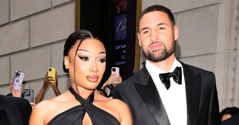 Megan Thee Stallion dit qu'elle se « perdait » en sortant avec Klay Thompson