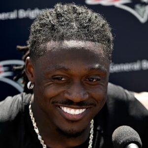 Mise à jour sur les blessures d'AJ Brown Fantasy Football : quand les Patriots WR reviendront-ils ?