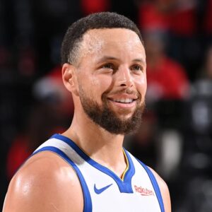 Steph Curry réduit son salaire de 20 millions de dollars pour donner plus de flexibilité aux Golden State Warriors