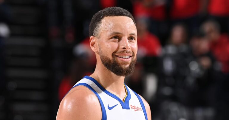 Steph Curry réduit son salaire de 20 millions de dollars pour donner plus de flexibilité aux Golden State Warriors