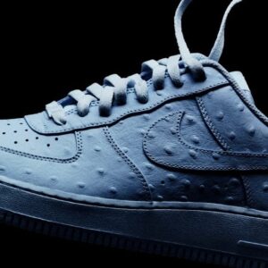 Travis Scott x Nike Air Force 1, Air Jordan 4 « Tour Yellow » et autres baskets sorties cette semaine