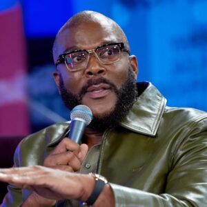 Tyler Perry dit que le mariage n'est pas une « bonne idée » pour lui : « Je suis bien juste d'être libre »