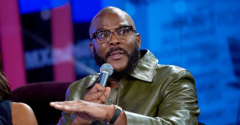 Tyler Perry dit que le mariage n'est pas une « bonne idée » pour lui : « Je suis bien juste d'être libre »