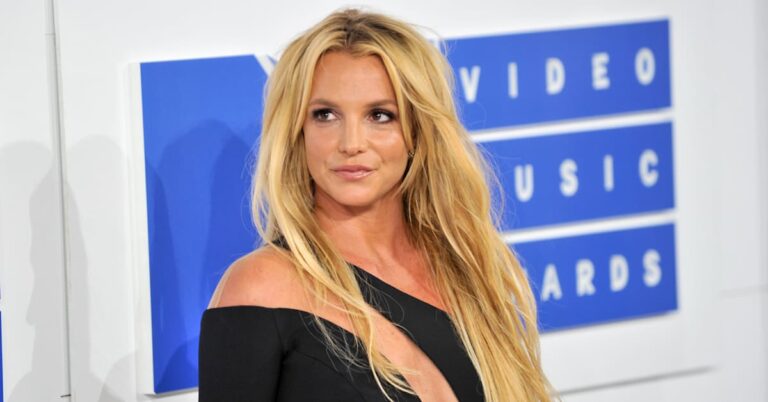Britney Spears dit que sa sécurité a organisé un tir de paparazzi valant des millions : « Des connards ont gagné à la loterie »