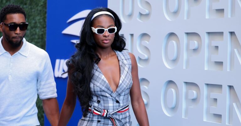 Coco Jones ignore parfaitement le chahut raciste lors d'une séance photo à New York