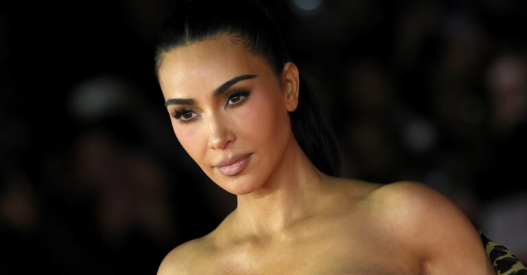 Costumes d'Halloween de célébrités 2026 : Kim Kardashian, North West, Paris Hilton et bien d'autres font tout leur possible
