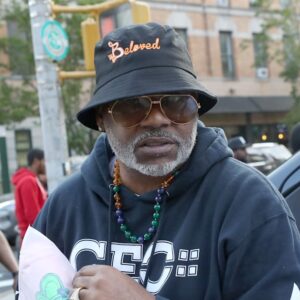 Dame Dash dépose une objection à la vente de droits à vie de 550 000 $ : « durée de vie de servitude involontaire »
