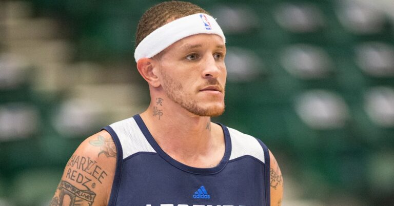 Delonte West révèle qu'il s'est marié avant son match de boxe