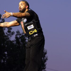 Drake propose une sélection de chansons « FOMO » en streaming, y compris l'interpolation d'Ella Langley "Éclipse solaire"