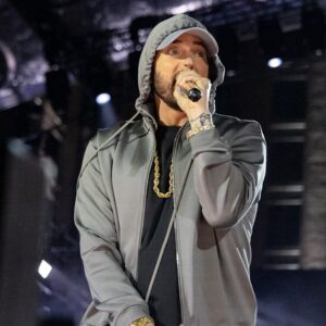 Eminem fait équipe avec des vêtements NERDS pour une collaboration avec les produits dérivés du New York Comic Con et les jeux vidéo