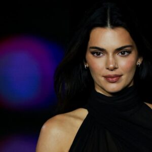 Kendall Jenner est désormais la directrice créative mondiale de FWRD grâce à l'expansion du partenariat avec le groupe REVOLVE