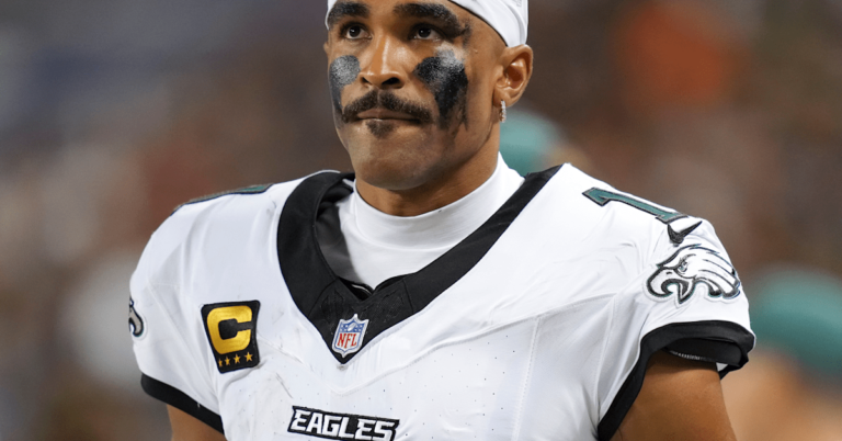 La NFL lance un examen du diagnostic de caillot sanguin de Jalen Hurts