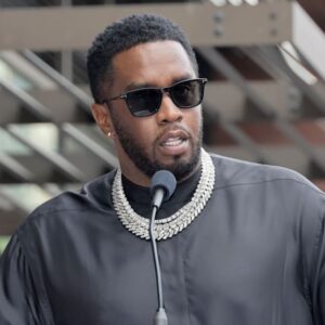 Le Bureau des prisons nie le rapport selon lequel Diddy s'est bagarré avec Christopher "Dudus" Du Coca à Fort Dix