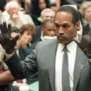Le complice présumé d'OJ Simpson avait les mains ensanglantées la nuit des meurtres, affirme son frère