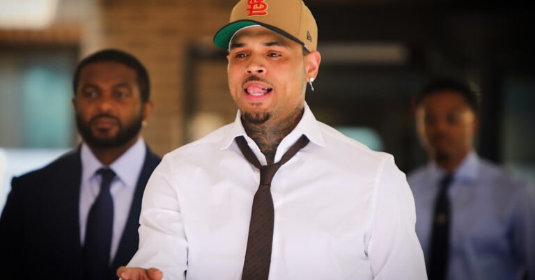 Le compte de fans de Chris Brown, BreezyRelated, annonce sa fermeture après 12 ans