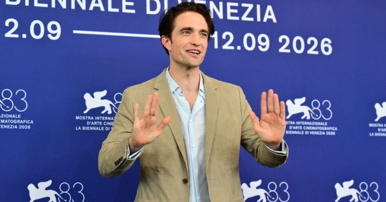 Le réalisateur de « Primetime » a envoyé à Robert Pattinson 200 cartouches de Zyn pour l'inciter à faire un film