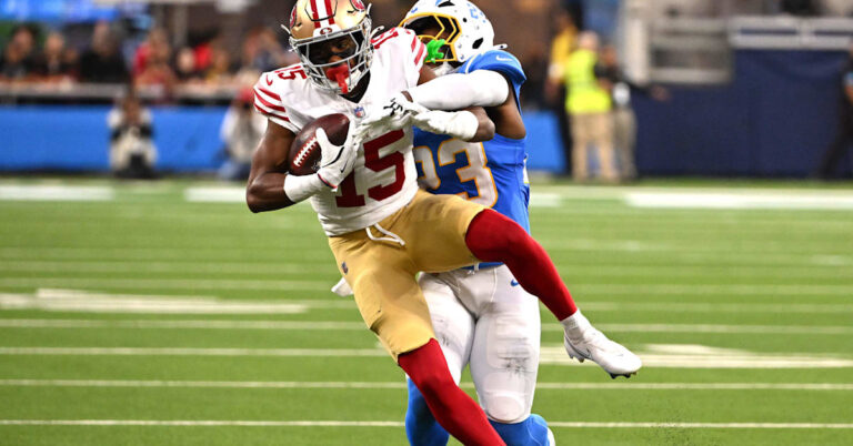 Mise à jour sur les blessures de De'Zhaun Stribling Fantasy Football : quand le WR reviendra-t-il ?