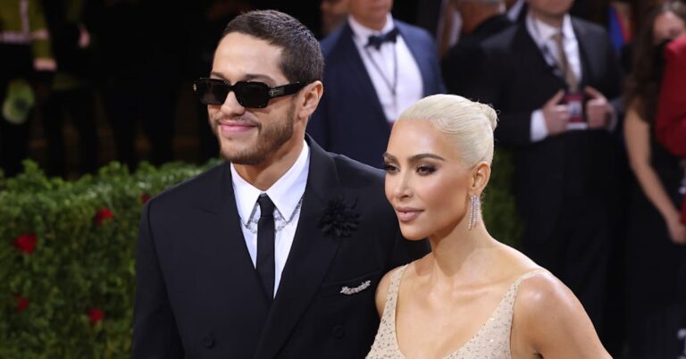 Pete Davidson revient sur sa relation avec Kim Kardashian : « Je fais partie des survivants »
