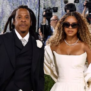Regardez Blue Ivy Carter jouer du piano pour papa Jay-Z lors de la première nuit des arrêts de la tournée de Los Angeles
