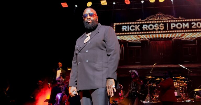 Rick Ross explique le déchargement des franchises Wingstop après la révélation des documents commerciaux