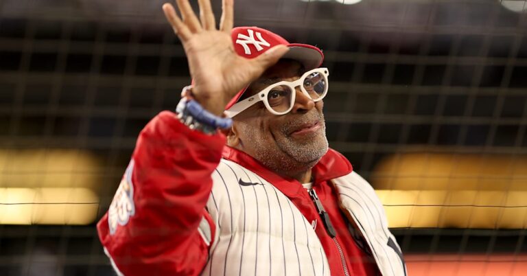 Spike Lee retenu au Yankee Stadium après la prétendue provocation palestinienne d'un fan